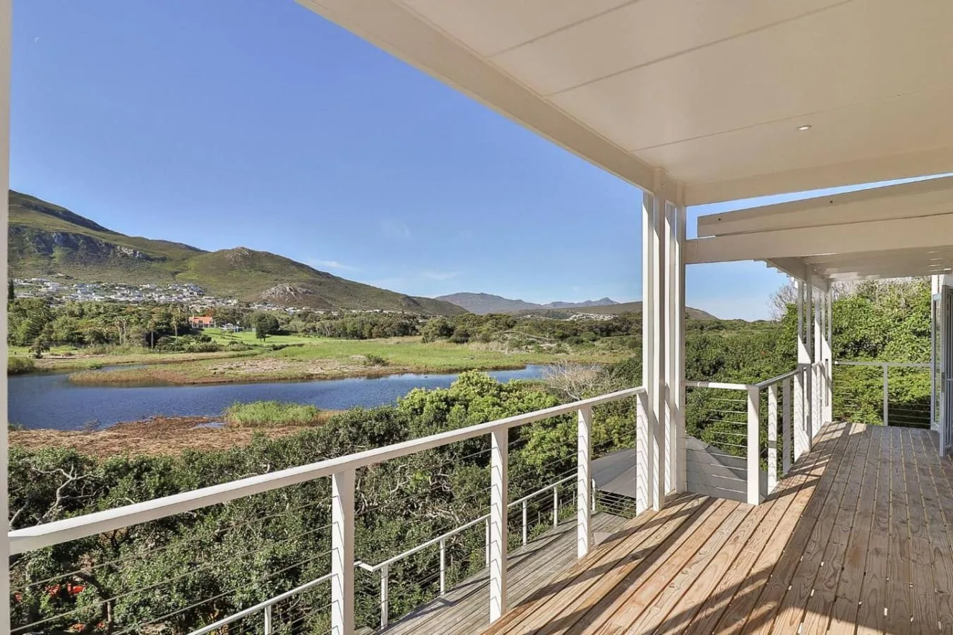 Riverside Manor | Banks of Onrus Lagoon | Pool