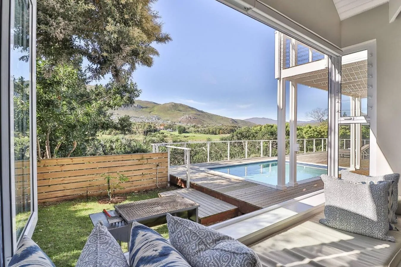 Riverside Manor | Banks of Onrus Lagoon | Pool
