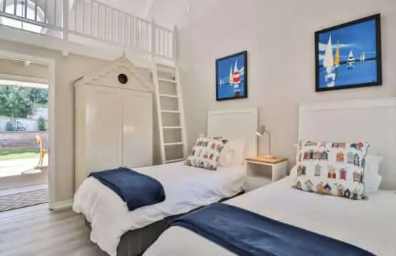 Riverside Manor | Banks of Onrus Lagoon | Pool