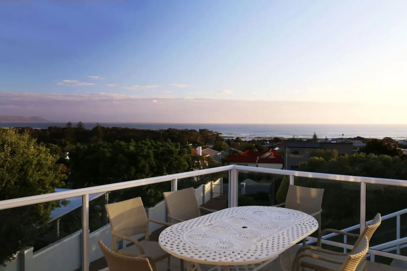 Home with an Ocean View | Voëlklip