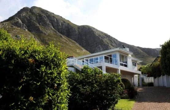 Home with an Ocean View | Voëlklip