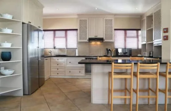 Home with an Ocean View | Voëlklip