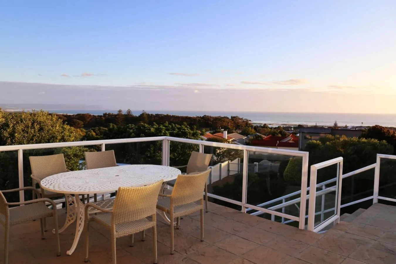 Home with an Ocean View | Voëlklip