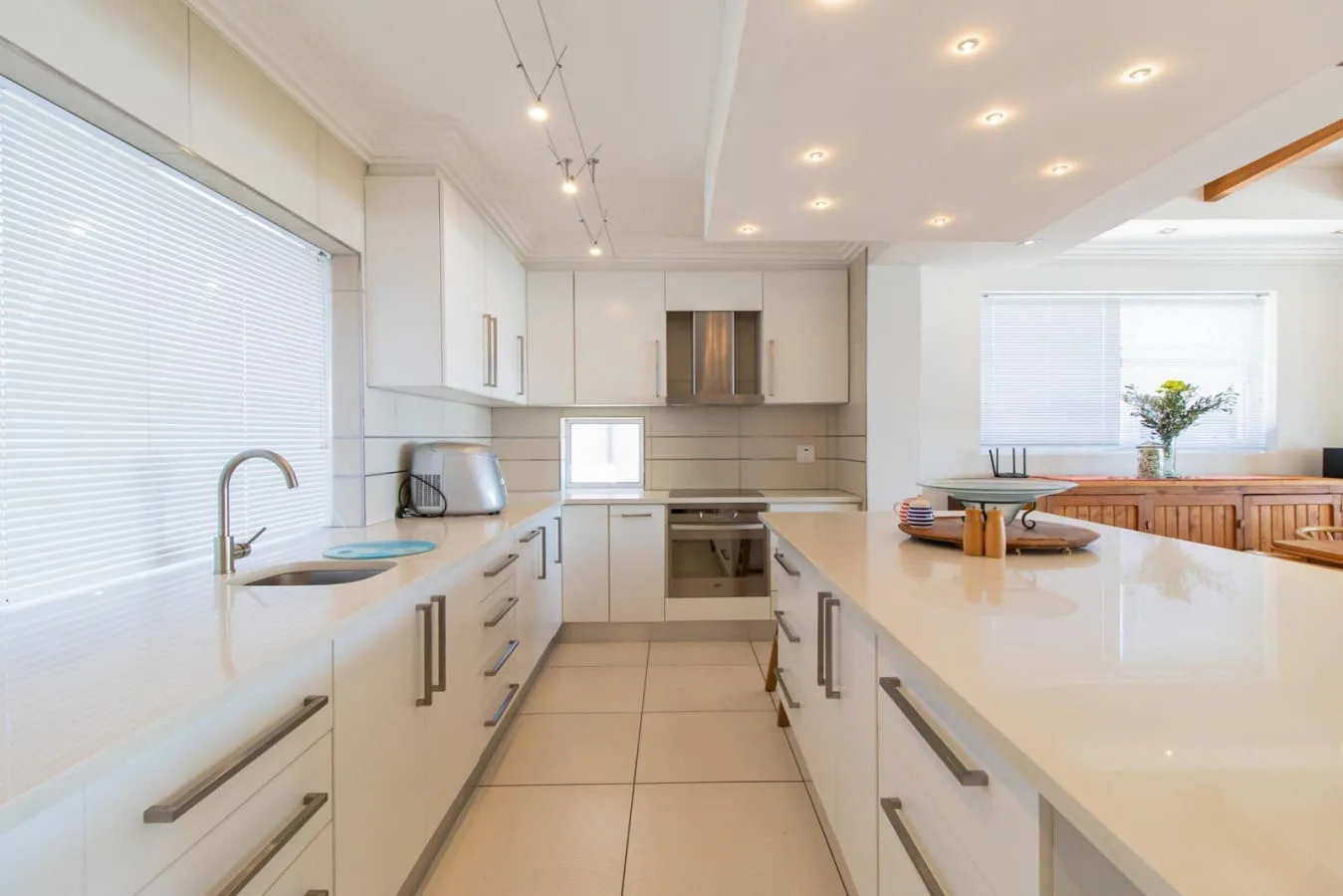 111 Memories | Coastal Calm & Contemporary Comfort in De Kelders