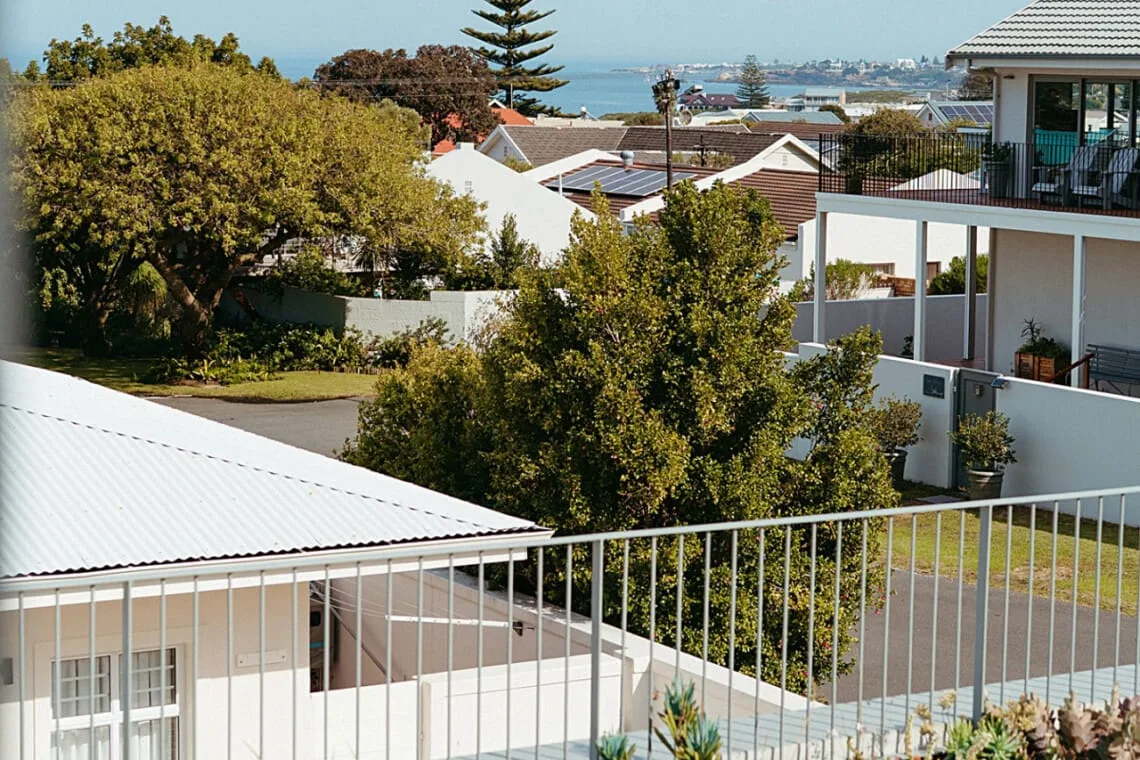 Voëlvry Villa Hermanus | Mountain & Ocean View, Sleeps 8