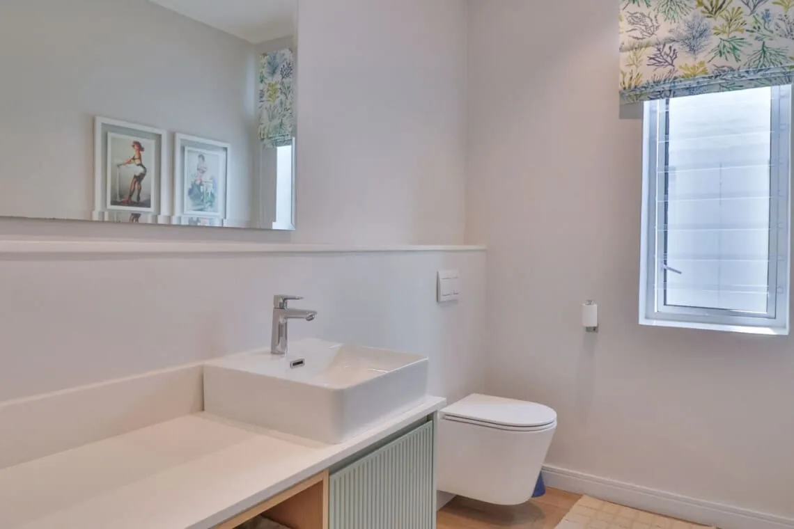 34 Mossel River 8 | Sleeps 8 | Ocean Views Hermanus