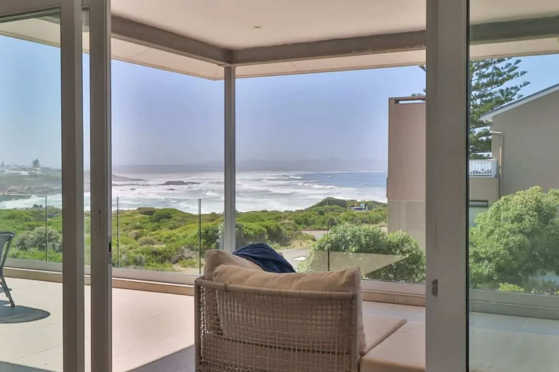 34 Mossel River 8 | Sleeps 8 | Ocean Views Hermanus
