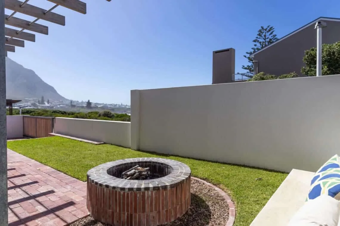 34 Mossel River 8 | Sleeps 8 | Ocean Views Hermanus