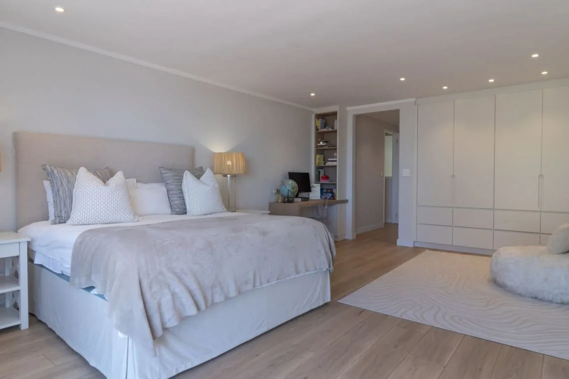 34 Mossel River 8 | Sleeps 8 | Ocean Views Hermanus