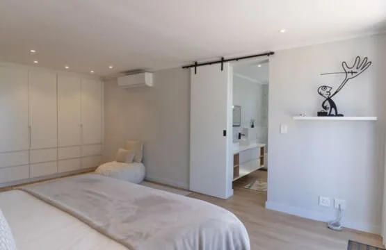 34 Mossel River 8 | Sleeps 8 | Ocean Views Hermanus