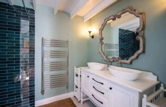 Ant’s Nest Voelklip villa | Plunge pool, Sleeps 10