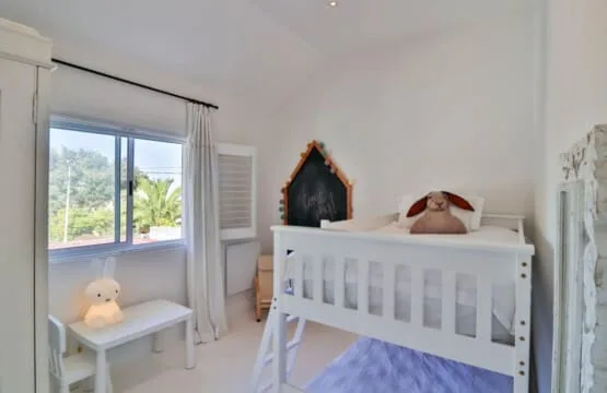 Ant’s Nest Voelklip villa | Plunge pool, Sleeps 10