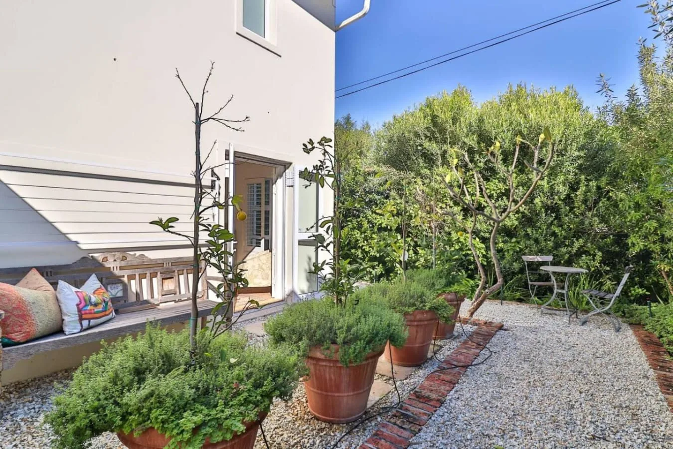 Ant’s Nest Voelklip villa | Plunge pool, Sleeps 10