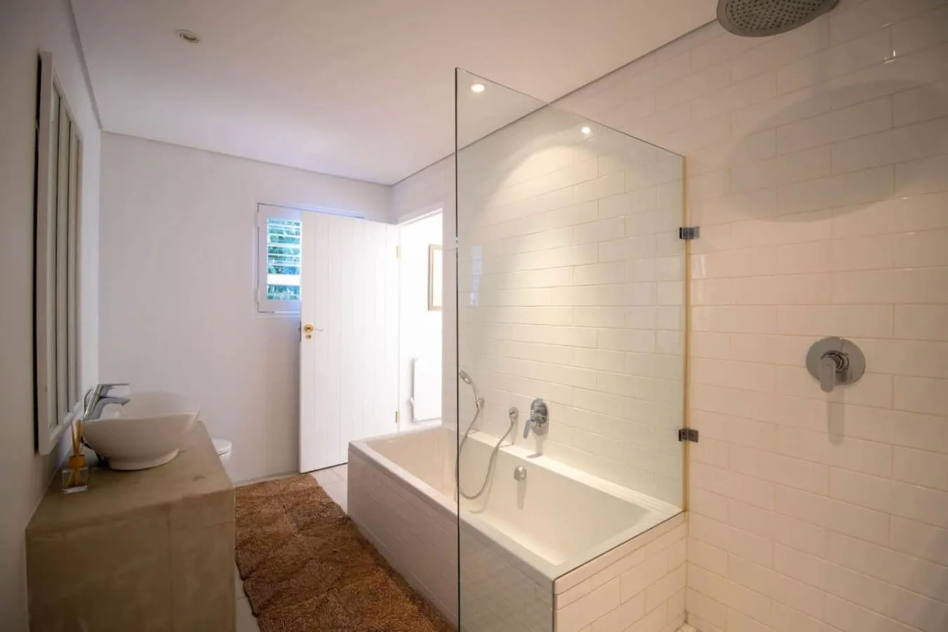 Ant’s Nest Voelklip villa | Plunge pool, Sleeps 10