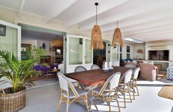 Ant’s Nest Voelklip villa | Plunge pool, Sleeps 10