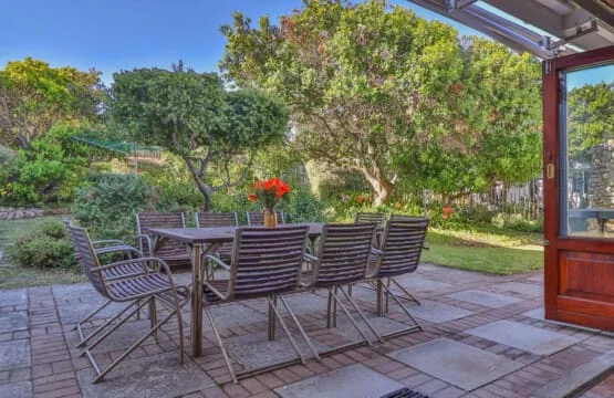 Elaine’s Villa | Onrus Ocean View | Pet Friendly