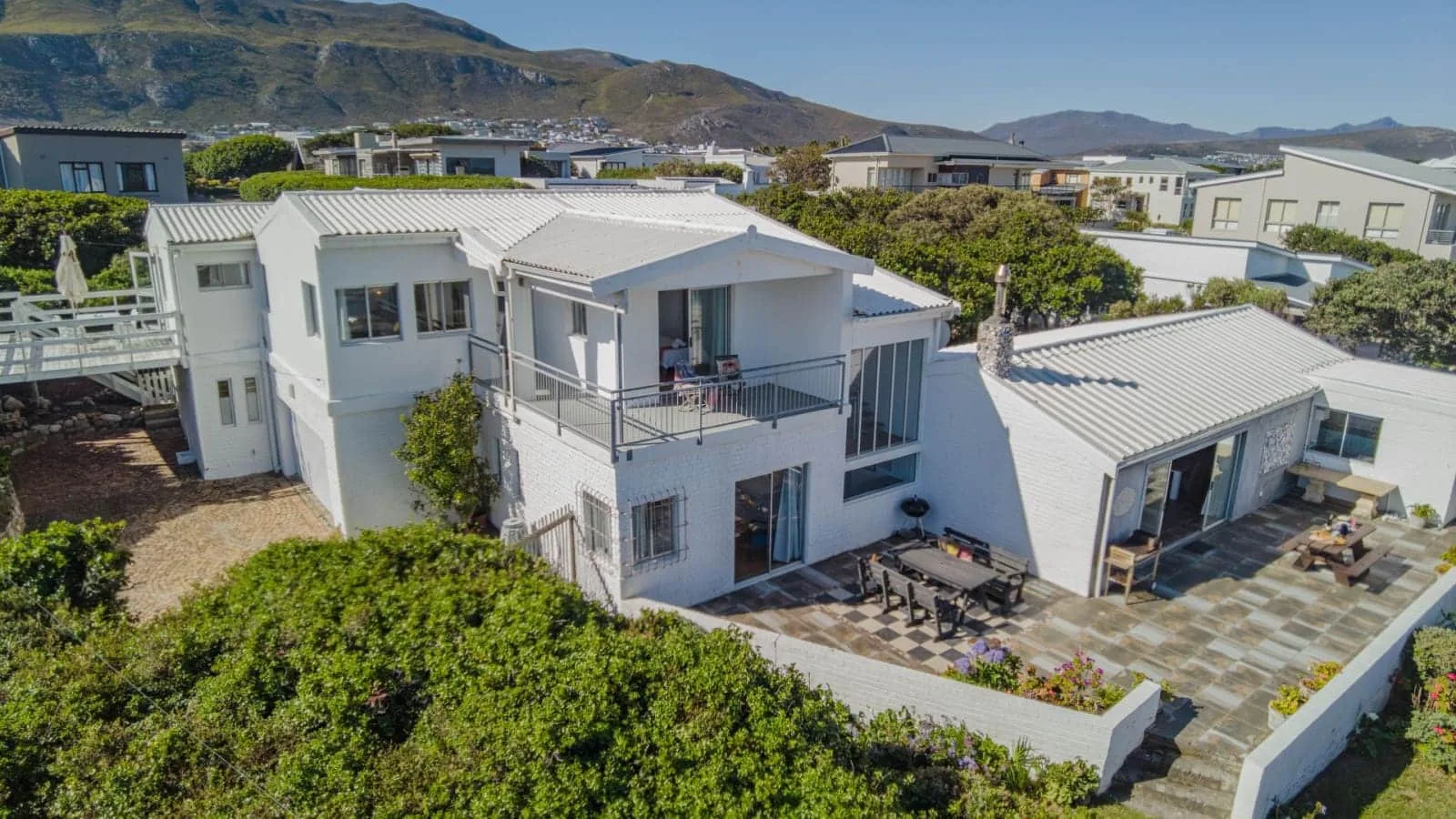 Elaine’s Villa | Onrus Ocean View | Pet Friendly