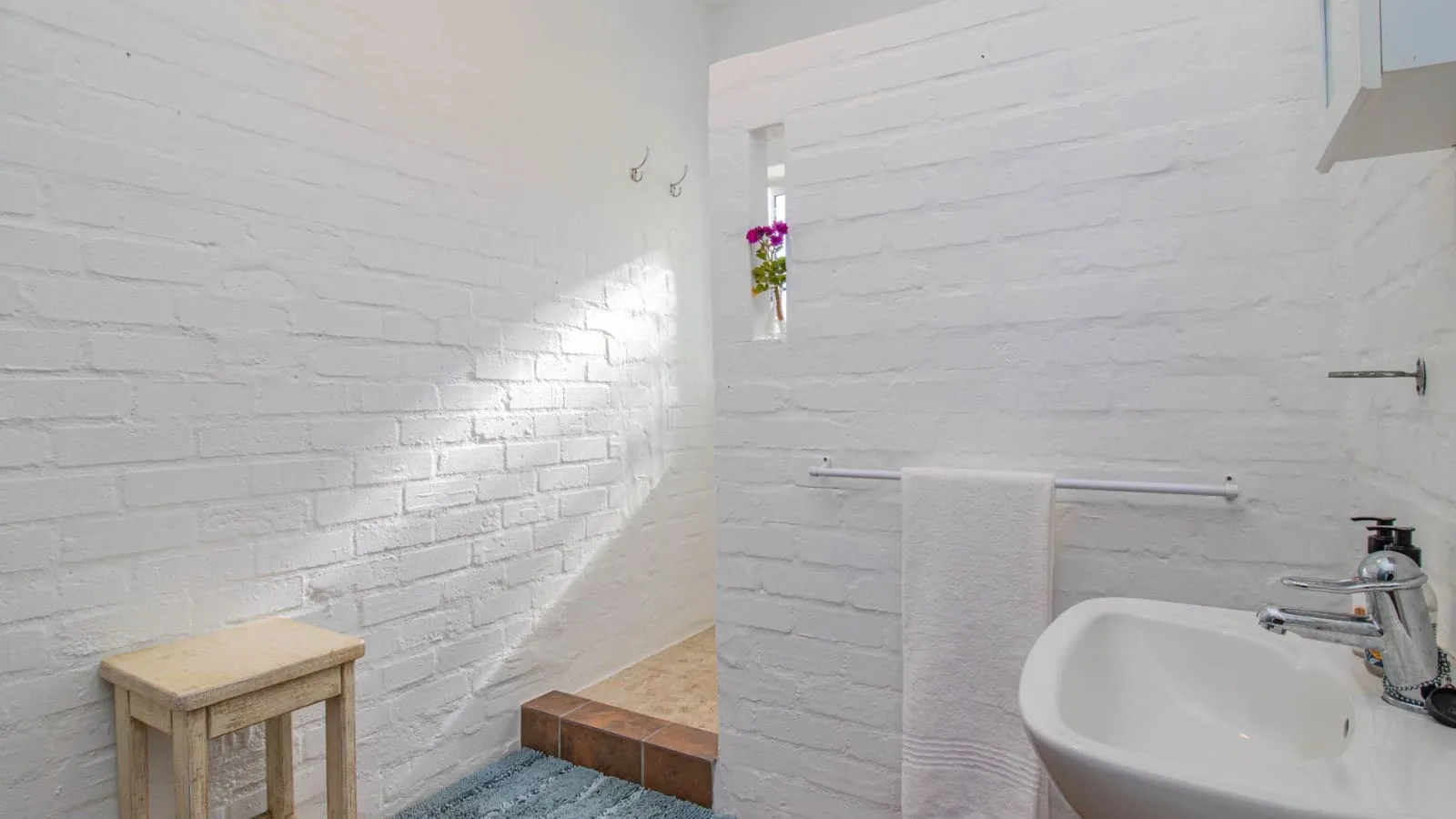 Elaine’s Villa | Onrus Ocean View | Pet Friendly
