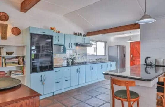 Elaine’s Villa | Onrus Ocean View | Pet Friendly
