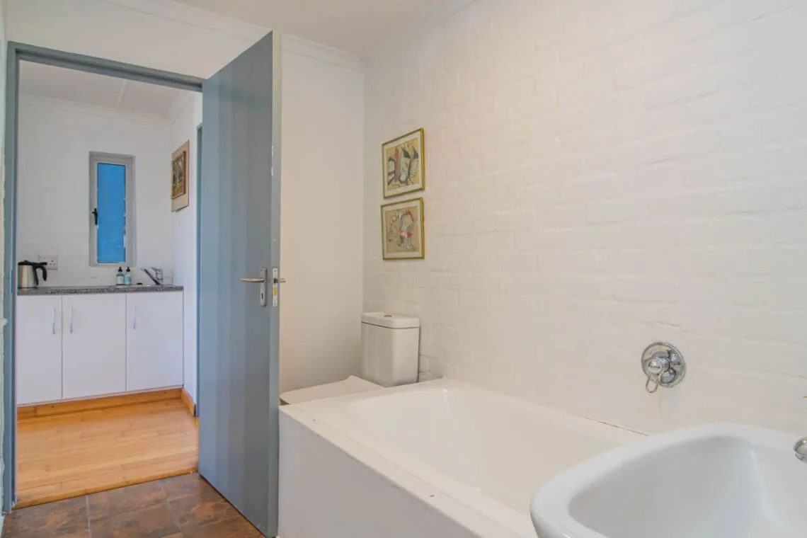 Elaine’s Villa | Onrus Ocean View | Pet Friendly