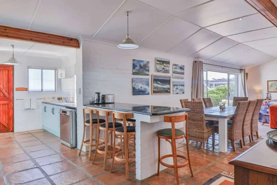 Elaine’s Villa | Onrus Ocean View | Pet Friendly