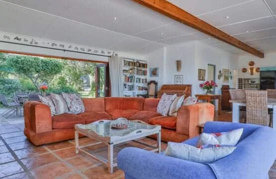 Elaine’s Villa | Onrus Ocean View | Pet Friendly