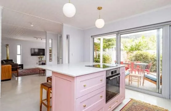 Ladybird | Mountain View Cottage, Voelklip