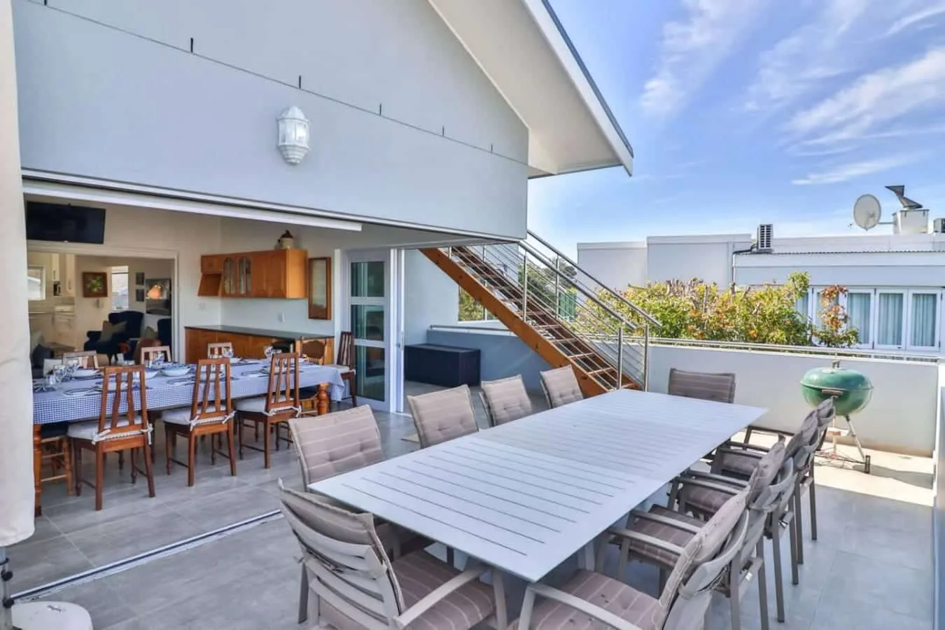 Vonkelwyn | Bright and Breezy by Grotto Beach