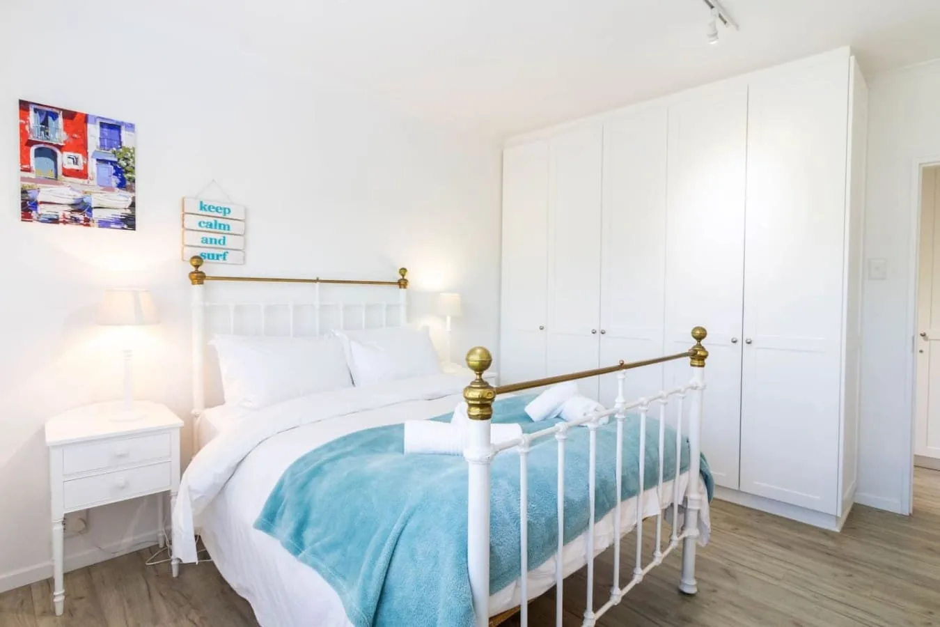 Vonkelwyn | Bright and Breezy by Grotto Beach