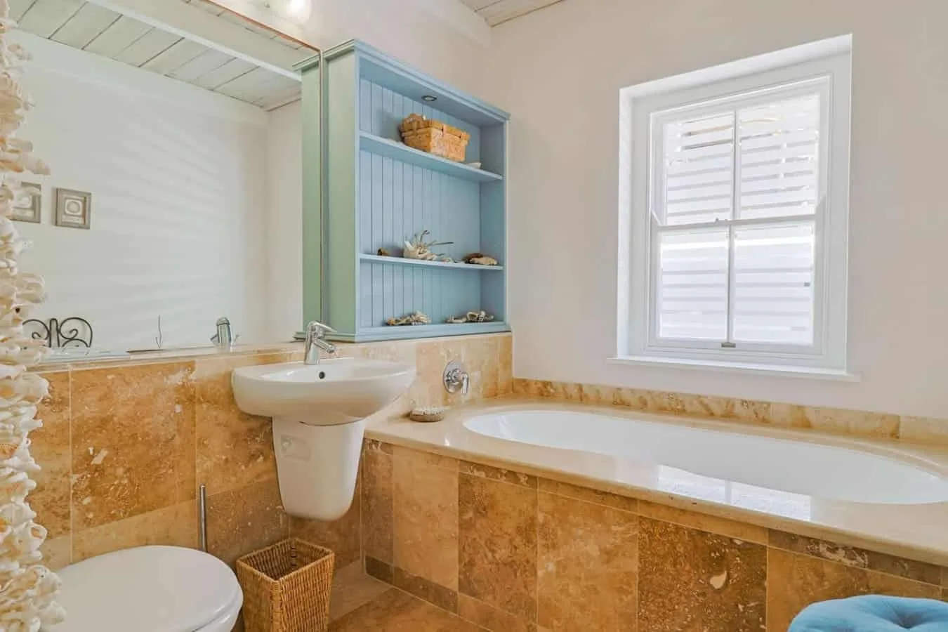 Nautilus on Grotto Beach | Sparkling pool