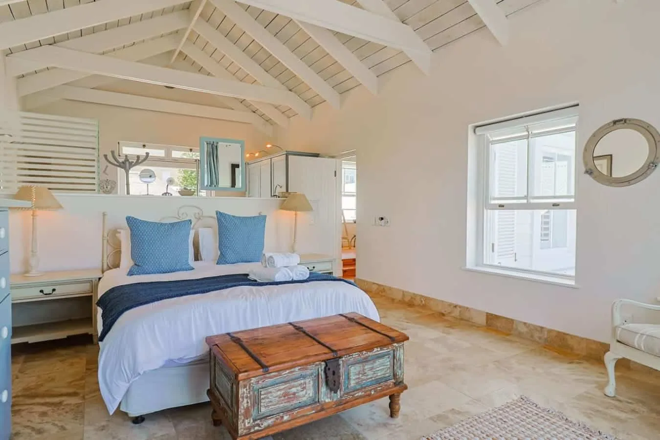 Nautilus on Grotto Beach | Sparkling pool