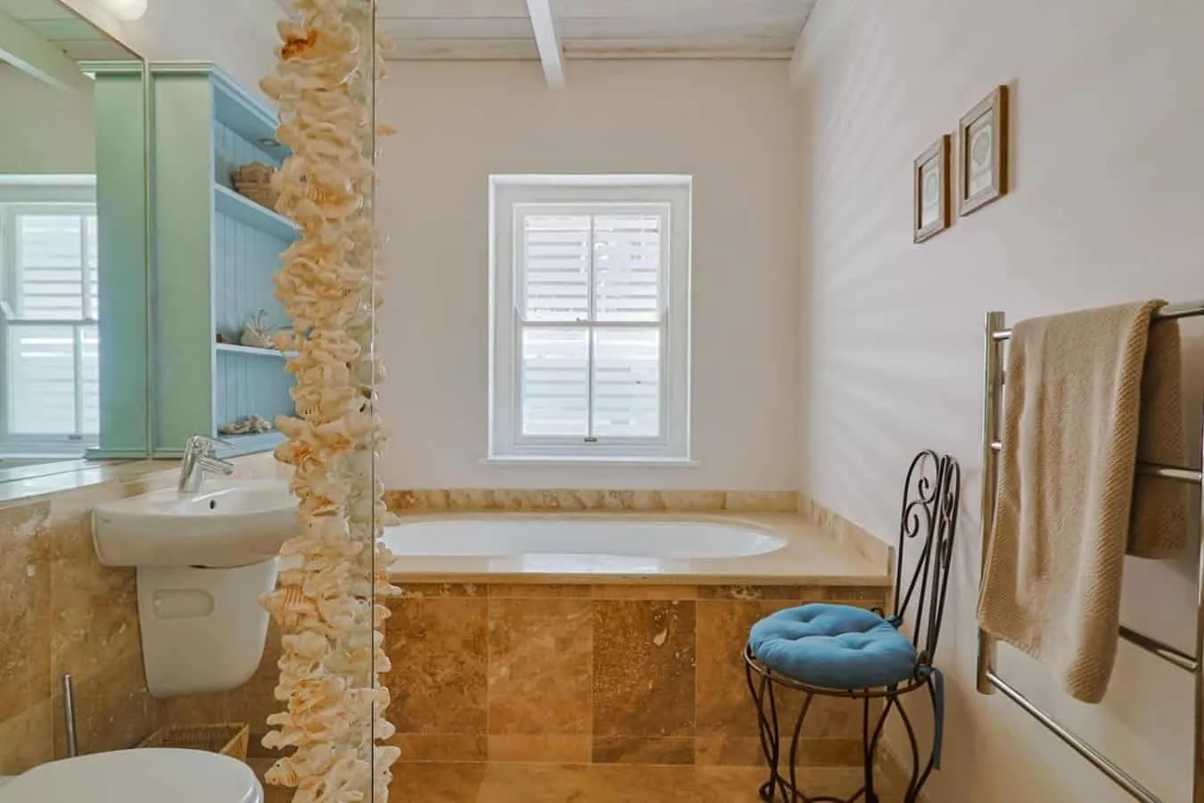 Nautilus on Grotto Beach | Sparkling pool