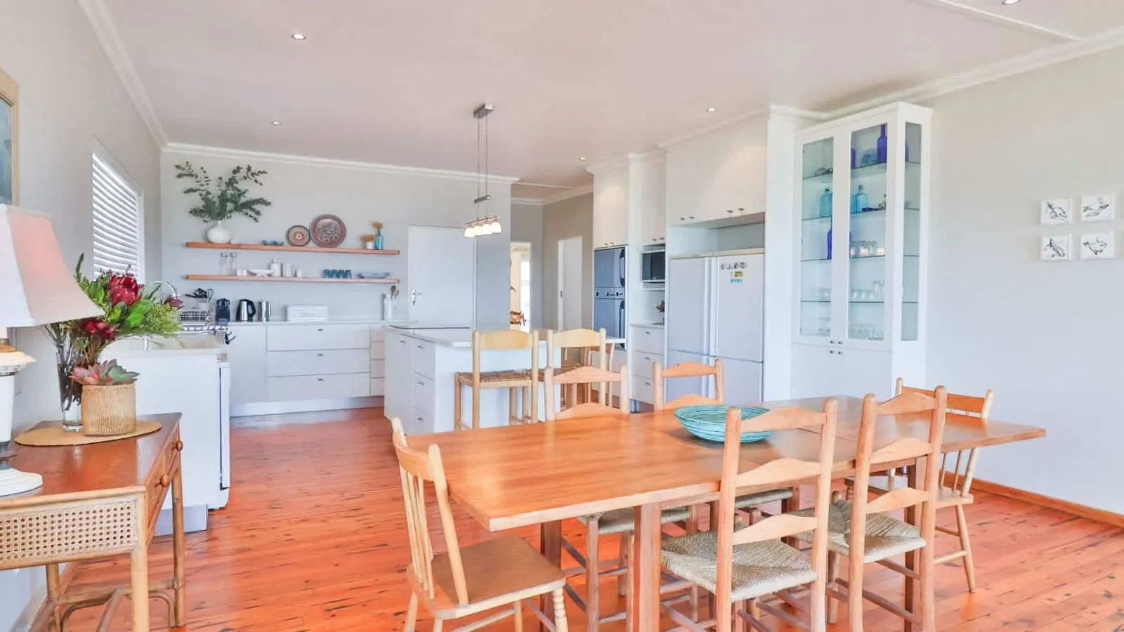 Beskuit vir Ontbyt | Kleinmond Sea-View Home | Sleeps 8