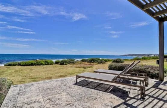 Southern Comfort | Seafront | Pool & cliff path