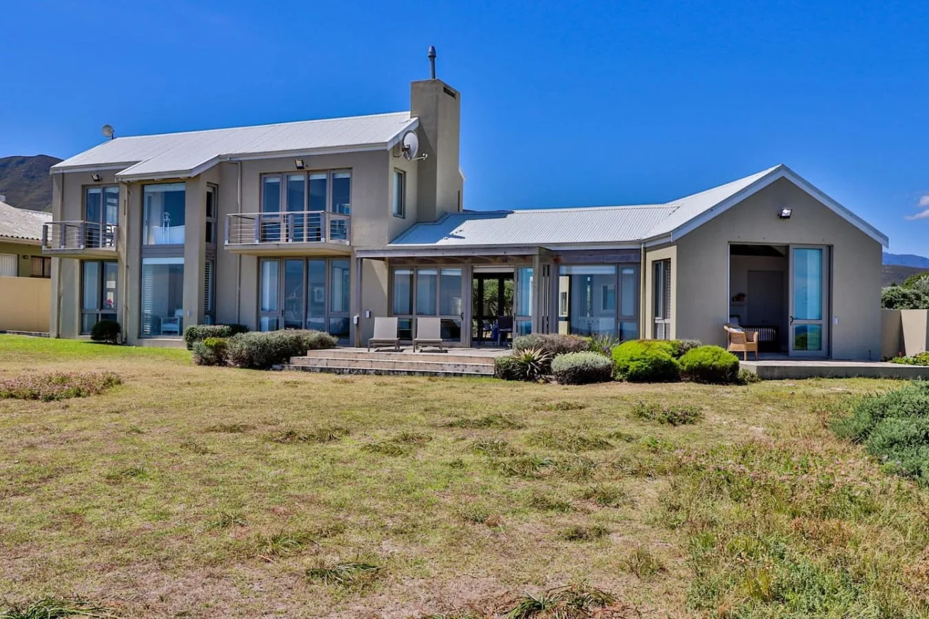 Southern Comfort | Seafront | Pool & cliff path
