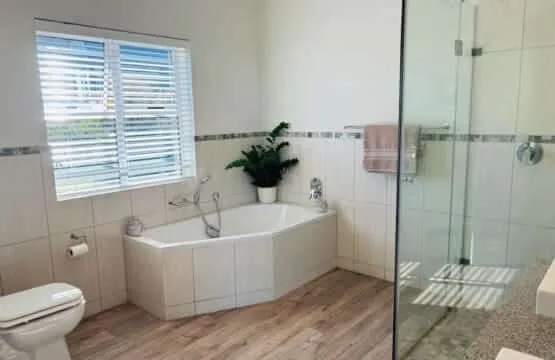 Sunbird Villa | Onrus | Sea and Mountain Views