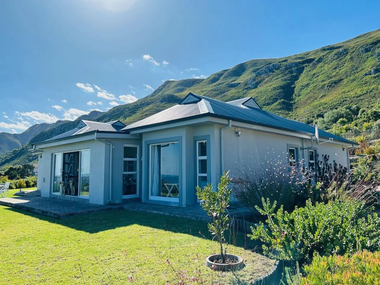 Sunbird Villa | Onrus | Sea and Mountain Views