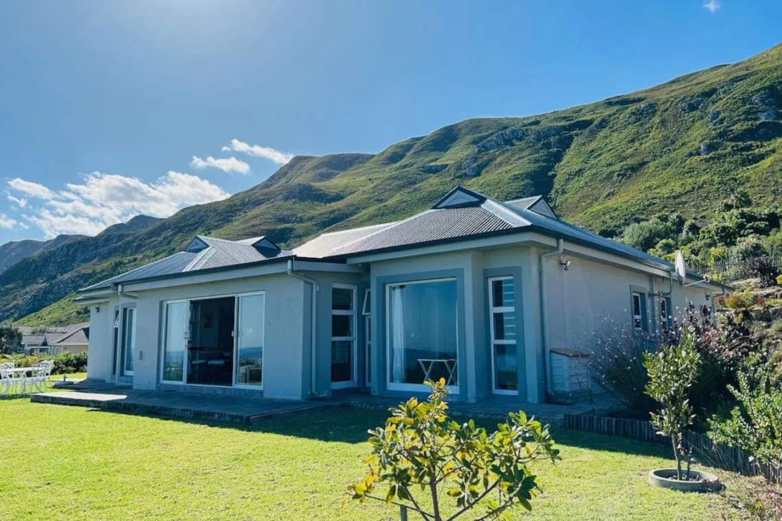 Sunbird Villa | Onrus | Sea and Mountain Views