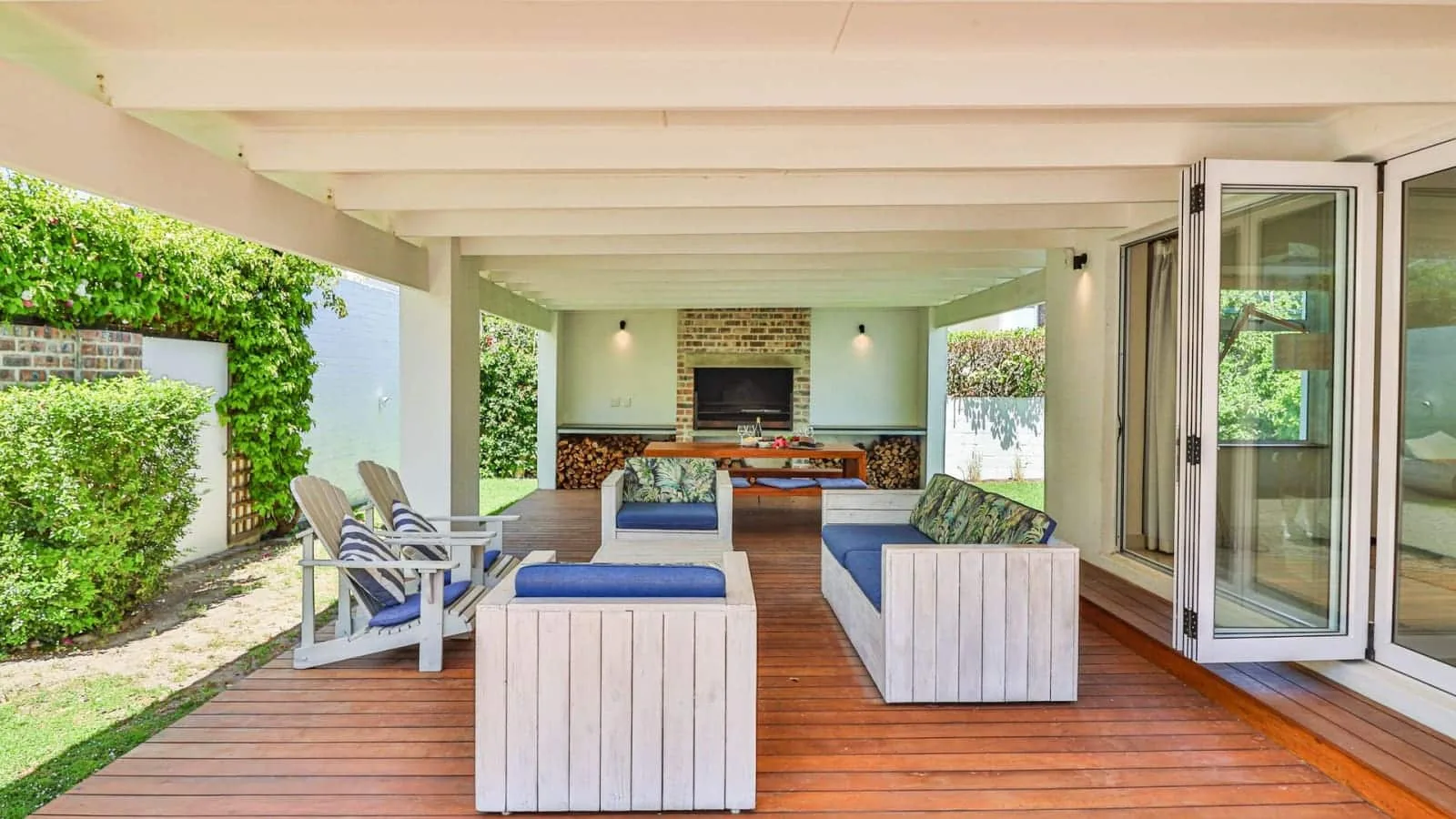 Hibiscus on Fourth | Tasteful family haven