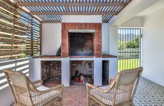 Zo’luha | Voëlklip Family Villa | Mountain Views