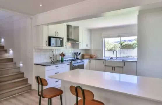 Zo’luha | Voëlklip Family Villa | Mountain Views