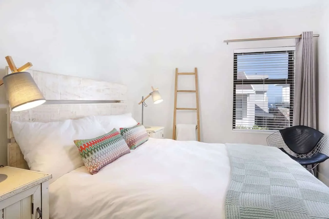 235 on Tenth | Hermanus Villa | Beach Walks & Pets