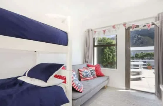 235 on Tenth | Hermanus Villa | Beach Walks & Pets