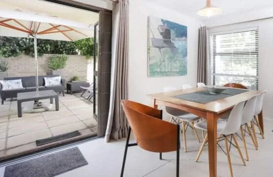 235 on Tenth | Hermanus Villa | Beach Walks & Pets