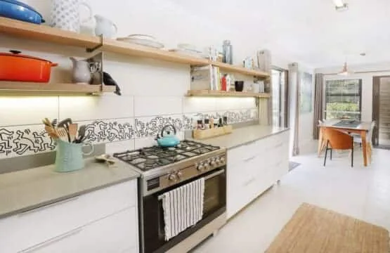 235 on Tenth | Hermanus Villa | Beach Walks & Pets