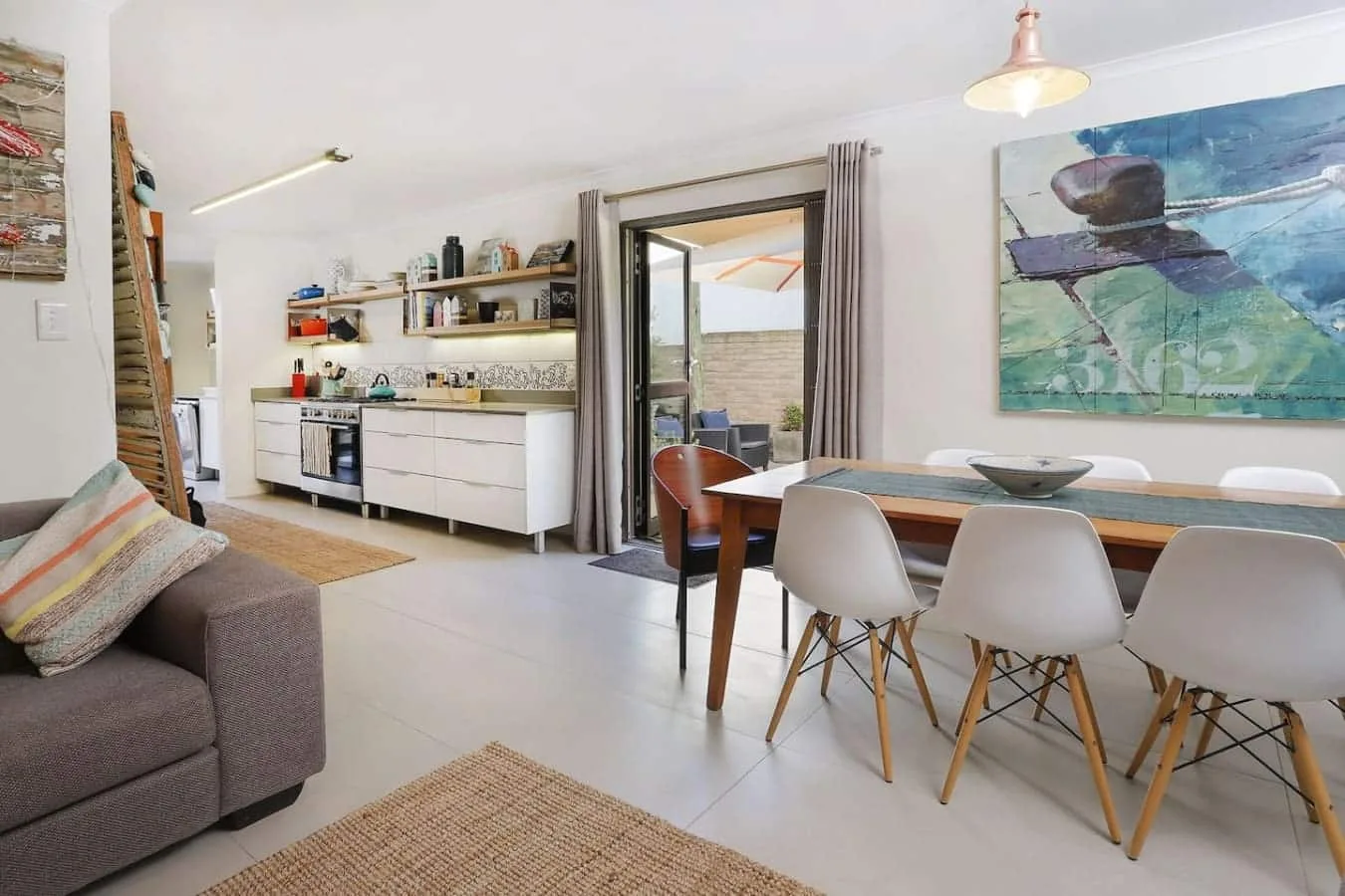 235 on Tenth | Hermanus Villa | Beach Walks & Pets