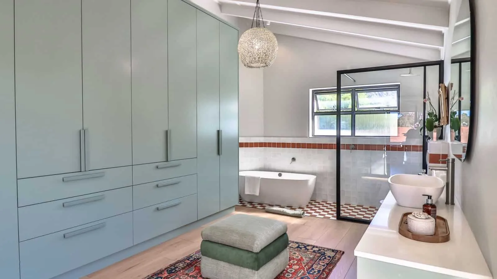 Reservoir House | Elegant design | Easy living!