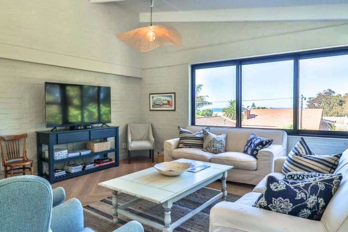 Reservoir House | Elegant design | Easy living!