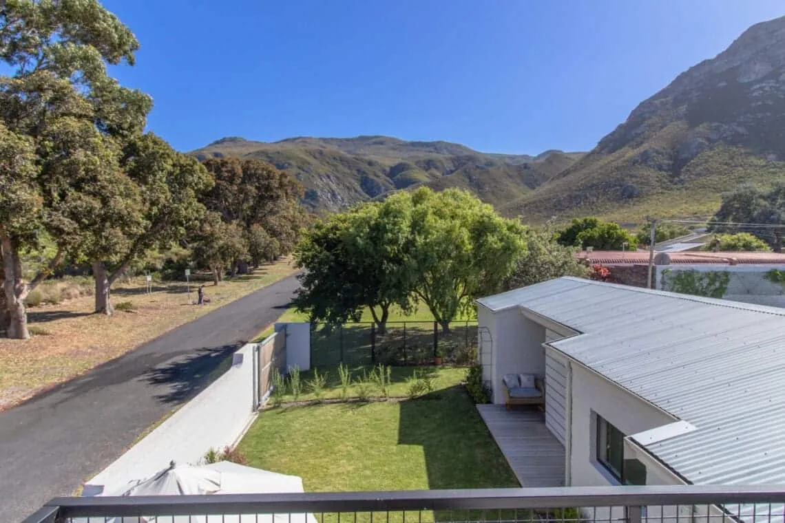 Reservoir House | Elegant design | Easy living!
