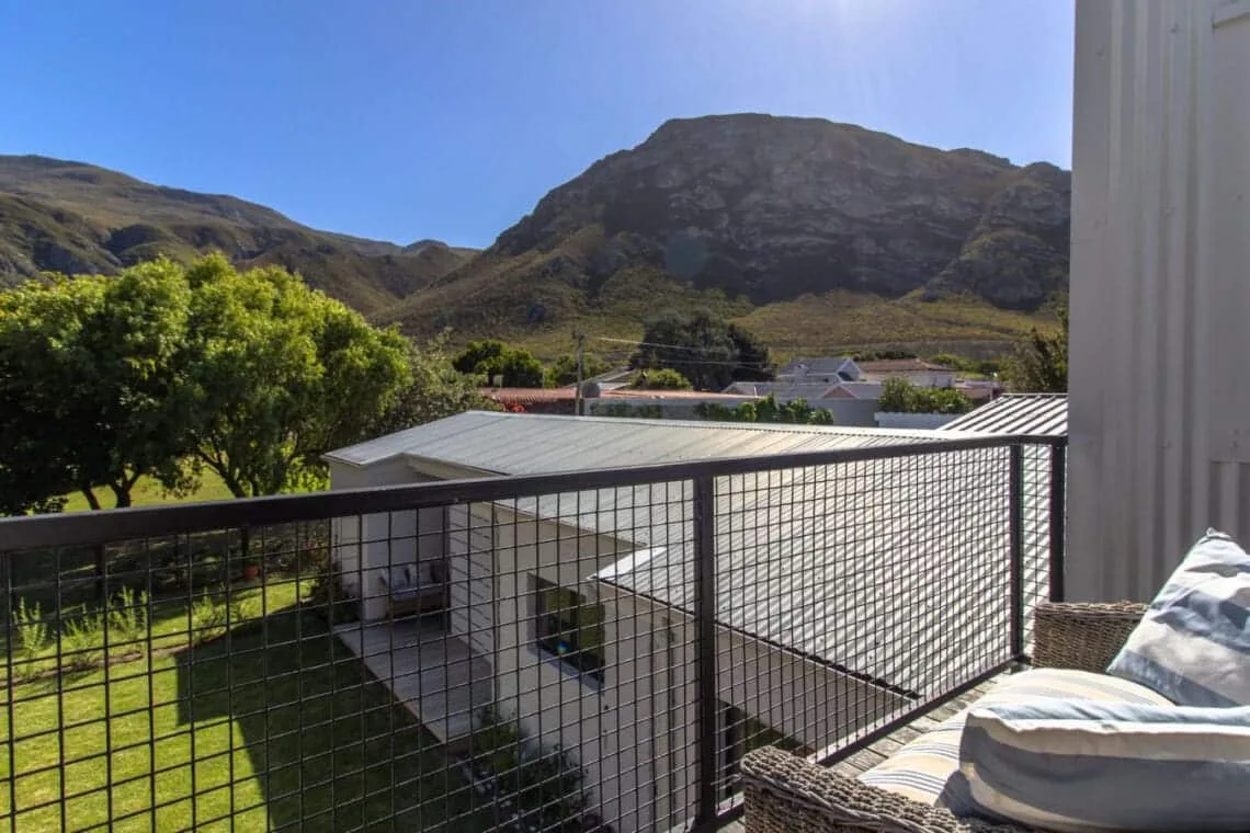 Reservoir House | Elegant design | Easy living!